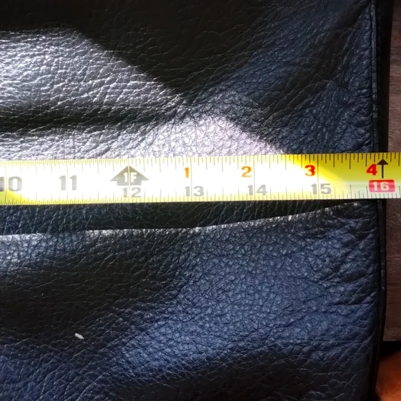 Kenneth Cole Reaction Laptop Messenger Bag - Picture 15 of 16